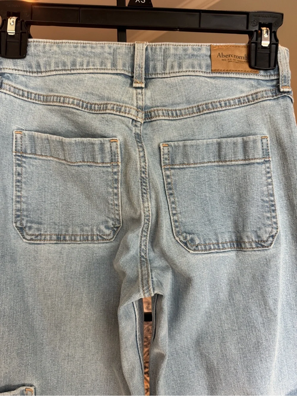 Abercrombie Kids Girls Light Wash Cargo Jeans 13/14 LONG